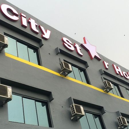 City Star Hotel Kulai Bagian luar foto